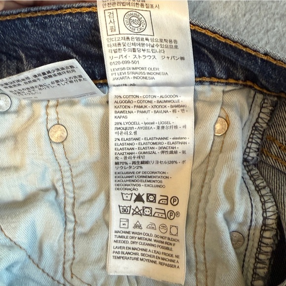 Levi’s men’s 52 Slim Taper Distressed Blue Jeans Size 31x32 #1709 - Picture 9 of 9